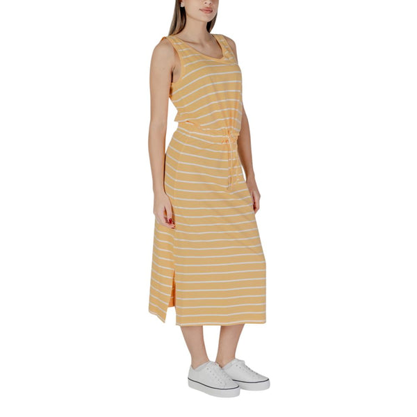 B.Young Yellow Cotton Dress