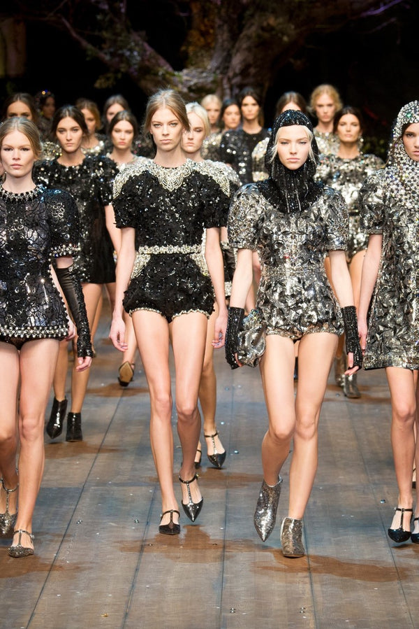 Dolce &amp; Gabbana Musta kirkas Crystal Runway pusero