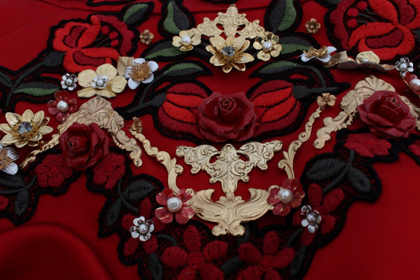 Dolce &amp; Gabbana Red Silk Crystal Roses shortsit 