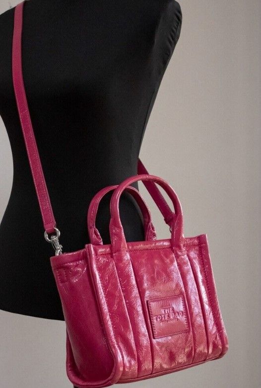 Marc Jacobs Shiny Crinkle Mini Tote Magenta Leather Crossbody käsilaukku